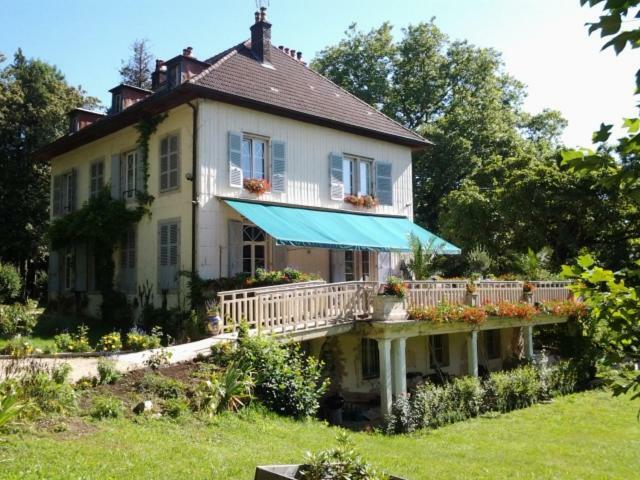 Chambres D'Hotes Le Petit Roche Arc-et-Senans Exterior photo
